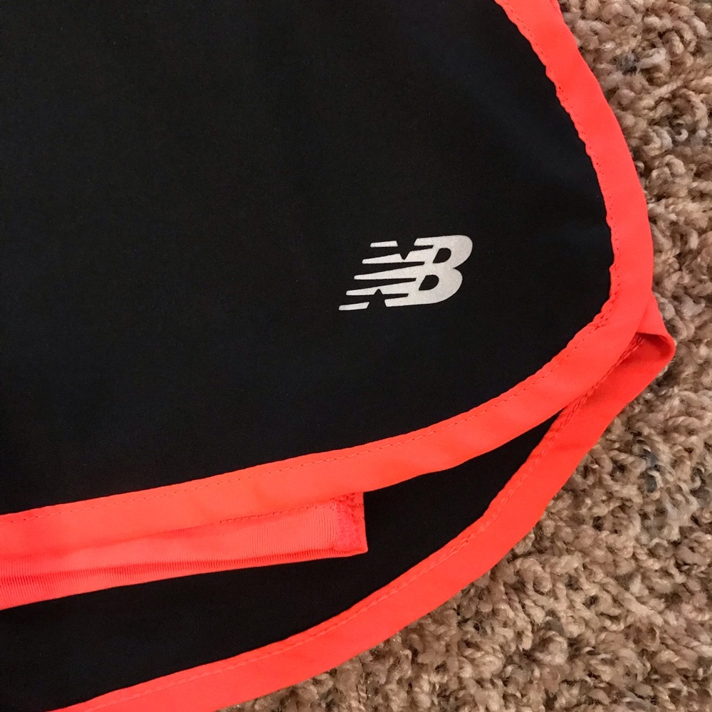 Athletic shorts - Picture 6 of 13